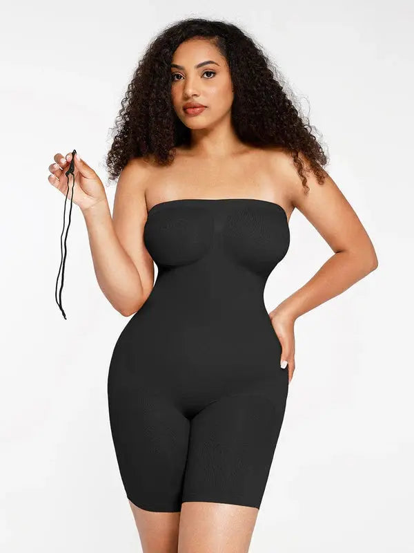 une body gainant sans bretelle de couleur noire