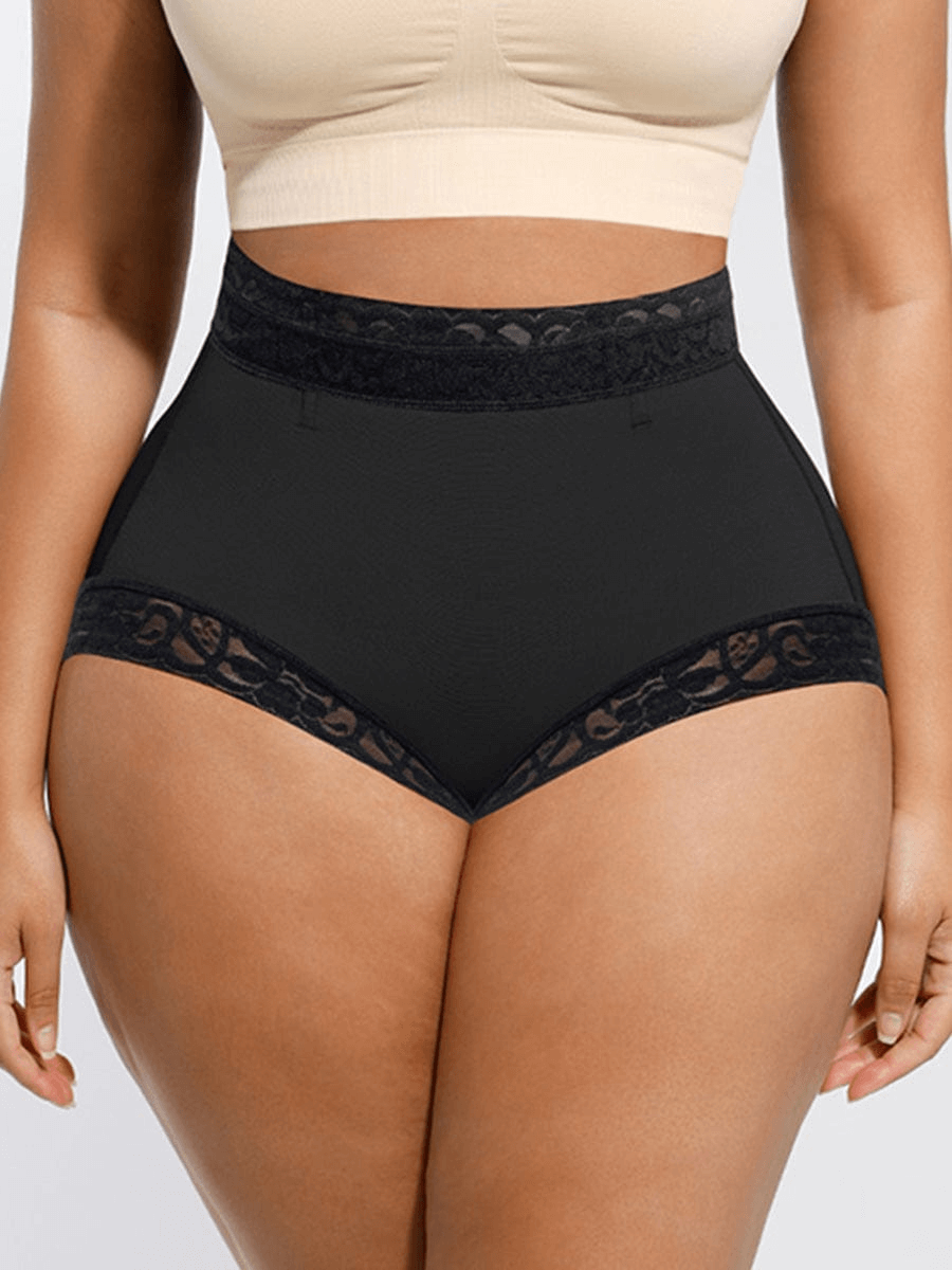une culotte taille haute noire